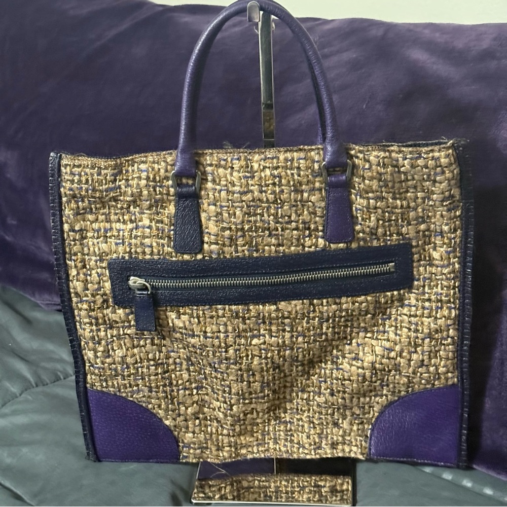 GUARANTEED AUTHENTIC PRADA TWEED & PURPLE SAFFIANO LEATHER TOTE BAG - Picture 3 of 16